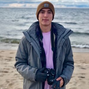 Meet your Posher, Jonathan